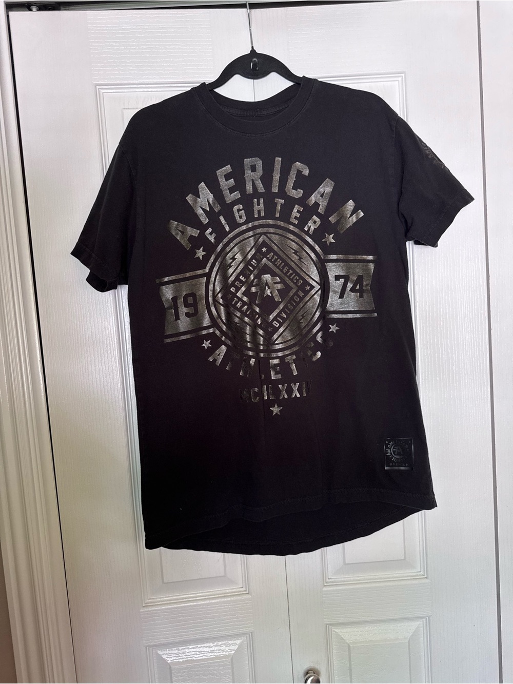 American Fighter Men’s Graphic Tee size Large